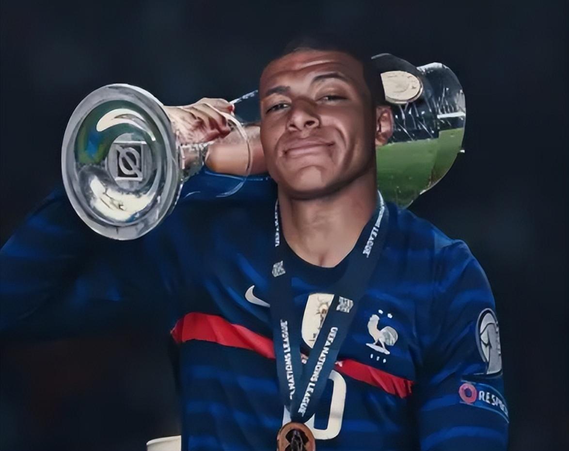 登录送限定凯旋光环、保底30把超大！《球球大作战》五一梦回大唐