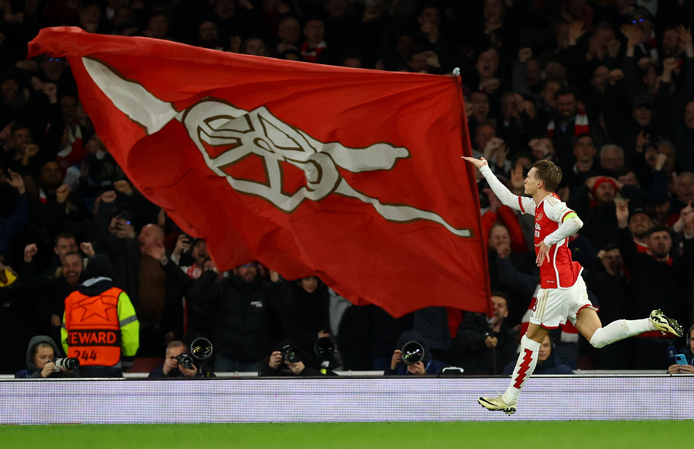 没想到，浓眉大眼的《逆水寒》手游居然背叛了MMO传统