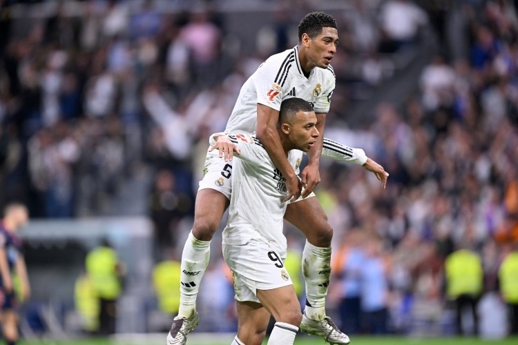 32岁无奈退役，＂世界第三＂阿扎尔经历了什么？